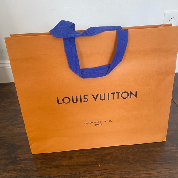 Authentic Louis Vuitton shopping bag - Picture 2 of 3